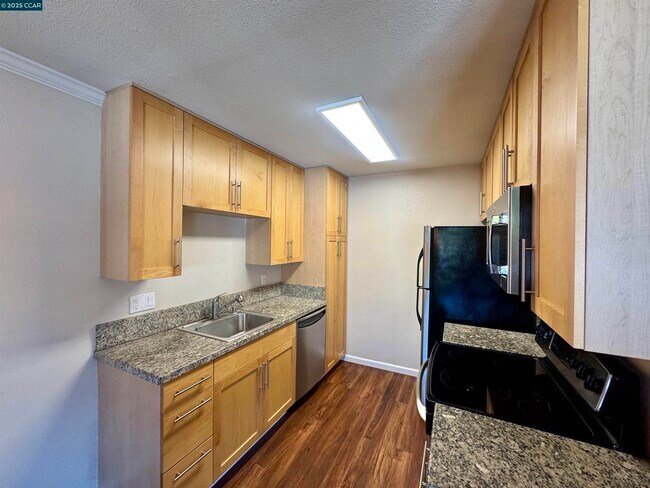 Building Photo - 315 Masters Ct