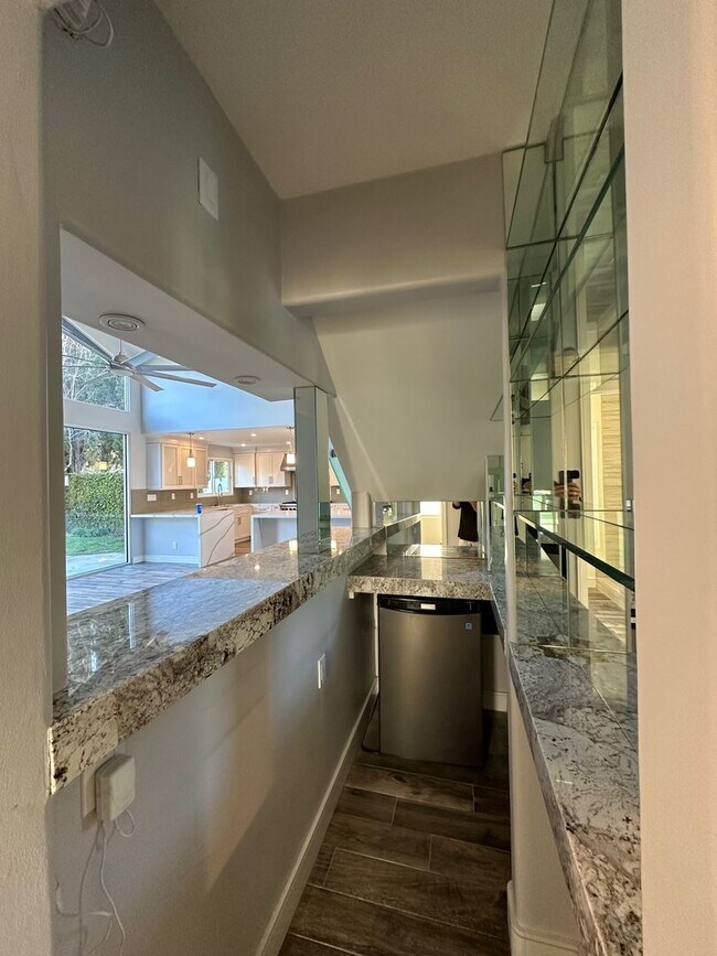 Building Photo - Stunning 4+3 pool home in Agoura Hills -Co...