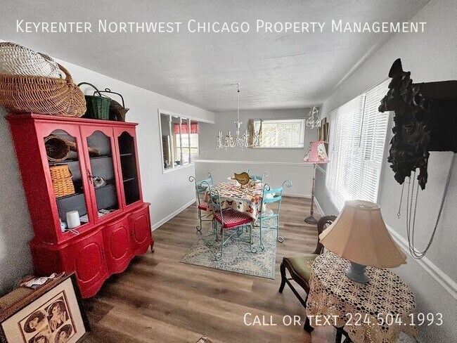 Building Photo - 912 W Oakwood Dr