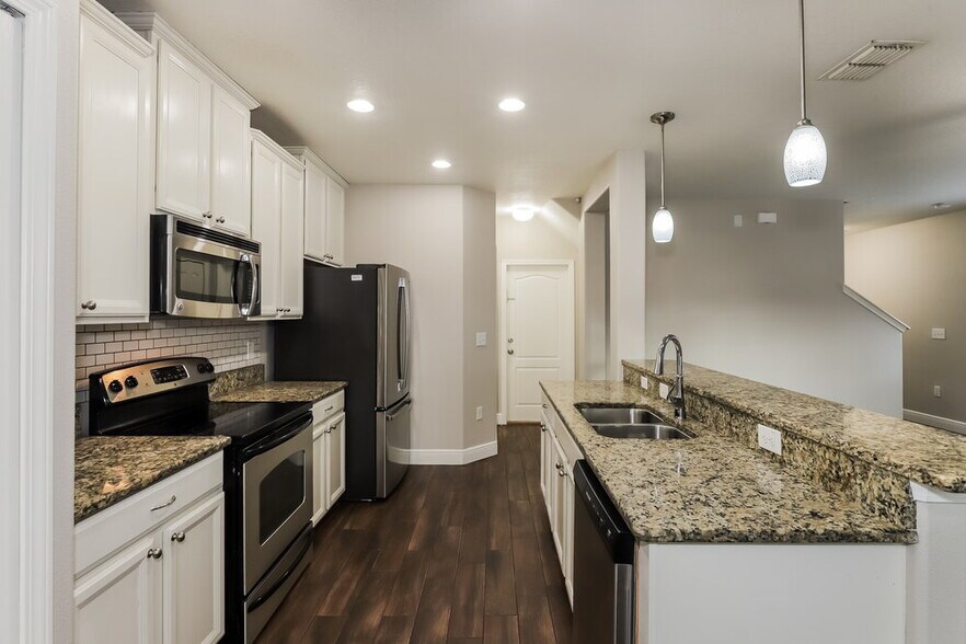 Building Photo - 10611 Summer Azure Dr