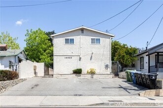 Building Photo - 10330 Plainview Ave