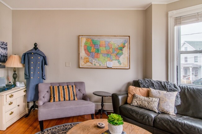 Building Photo - 14 Parry Ave