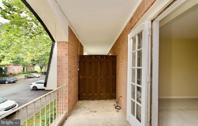 Building Photo - 5911 Prince James Dr