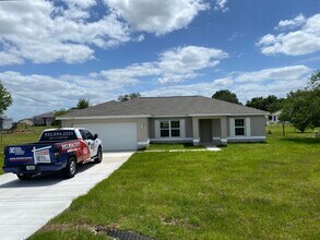 Building Photo - Desirable SE Neighborhood - 3/2/2 Silver Spring Shores **Available NOW**