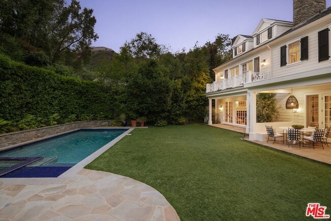 Building Photo - 2435 Mandeville Canyon Rd