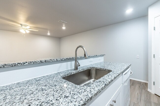 Building Photo - First full month's rent free!!!! / Brand N...