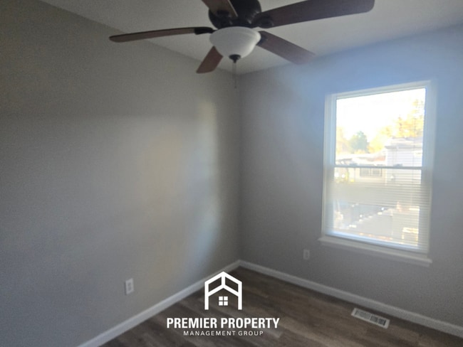 Building Photo - Charming 3BR Home in St. Louis | Hardwood Floors, Bright Living Space & W/D Hookups