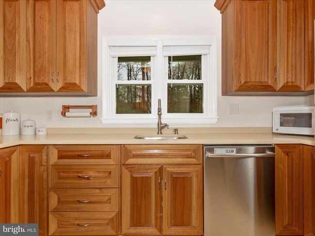 Building Photo - 6510 Panorama Dr