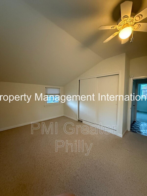 Building Photo - 864 Beechwood Rd