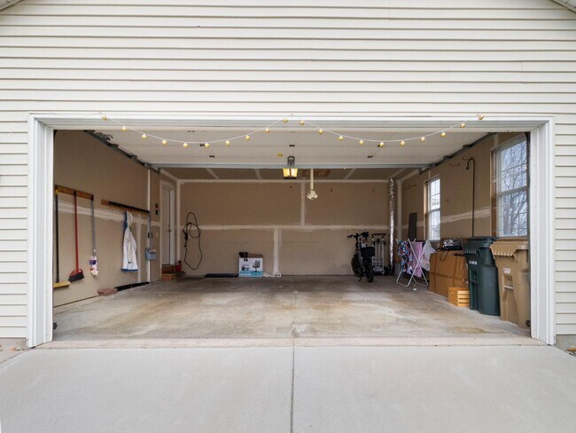 Building Photo - 6306 Vicksburg Rd