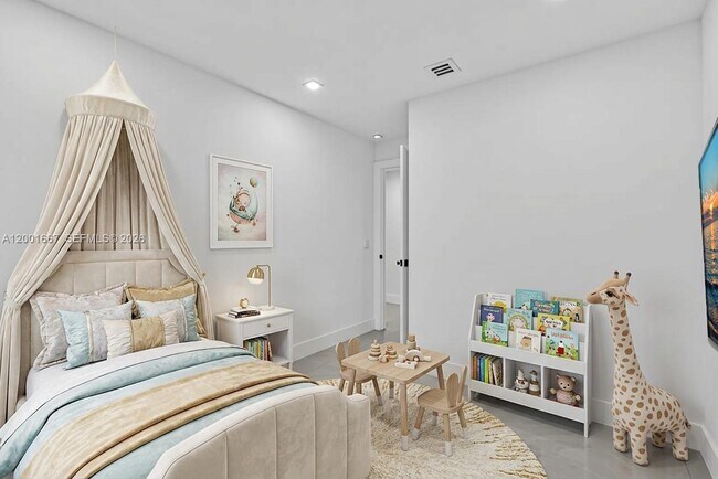 Building Photo - 4967 SW 32nd Way