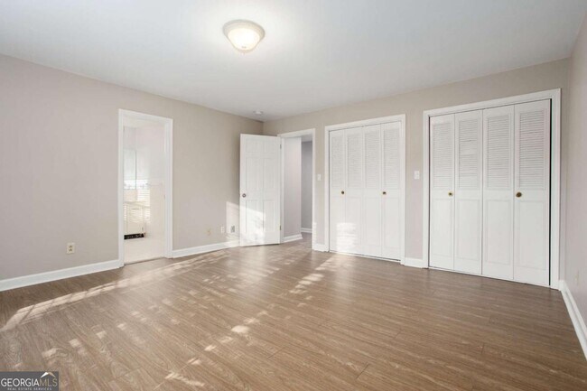 Building Photo - 5647 Queensborough Dr