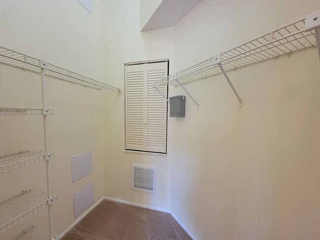 Building Photo - Cozy 2 bed/ 2 bath Villa in Beekman Lakes ...
