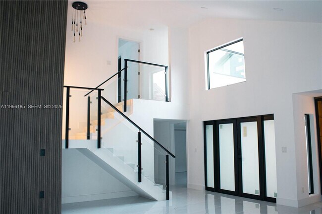 Building Photo - 10433 SW 118th Ct