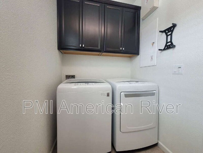 Building Photo - 708 Gentle Breeze Wy