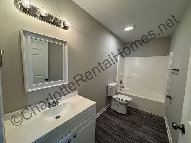 Building Photo - Spacious 4 bedroom home in Concord that's ...