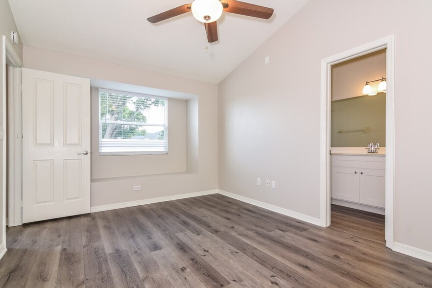 Building Photo - 2028 Cattleman Dr