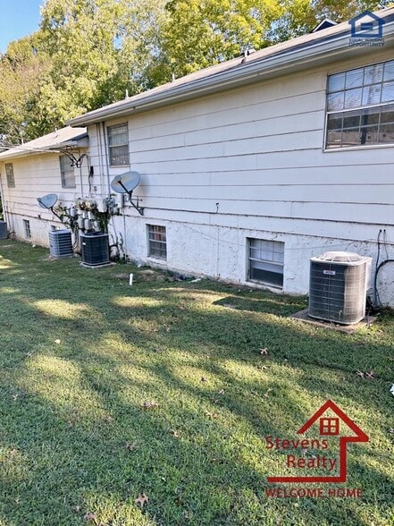 Building Photo - 4330 Wilson St