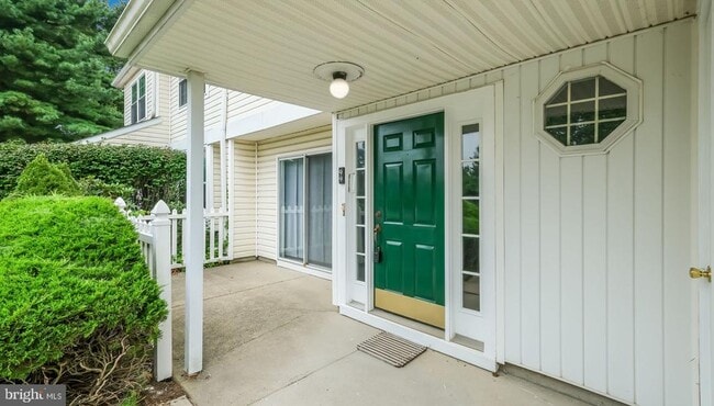 Primary Photo - 99 Briarcliff Ct