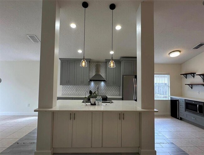 Building Photo - 10707 Flycast Cir