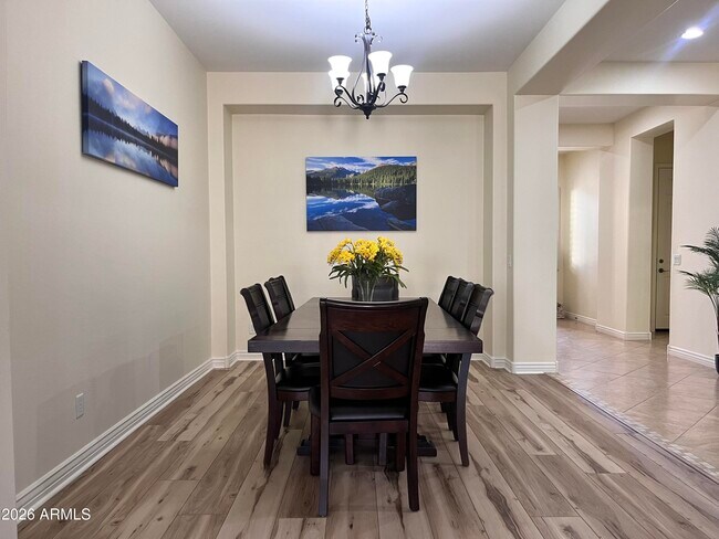 Building Photo - 2208 E Indian Wells Dr