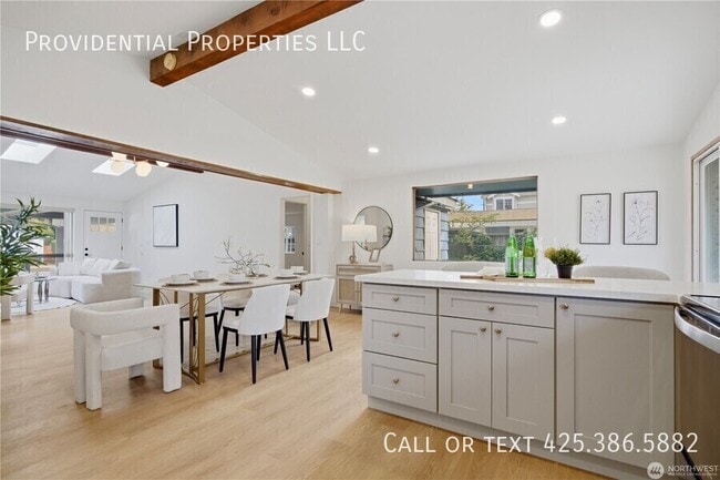 Building Photo - 527 N 200th St