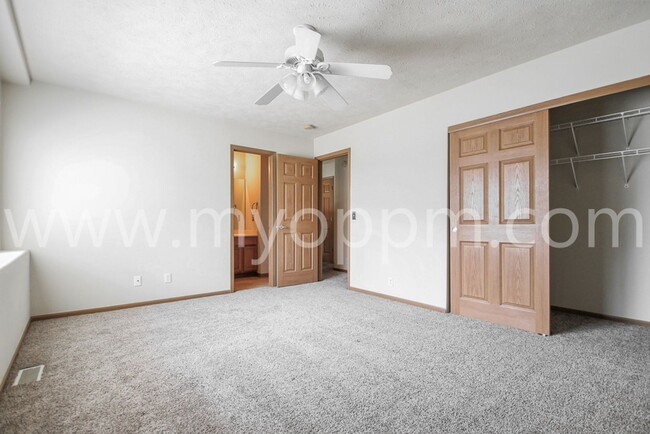 Building Photo - Coming Soon! Inviting 2+ Bed / 2 Bath Home...