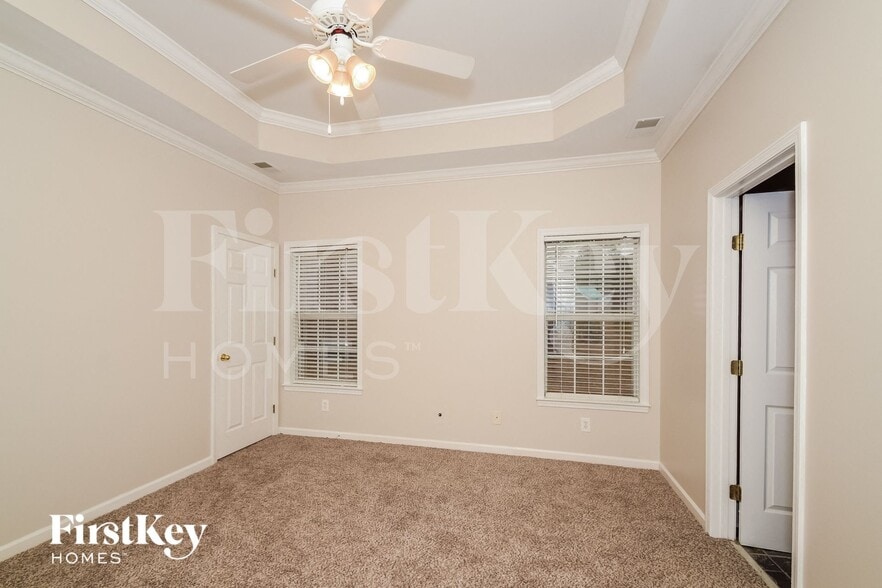 Building Photo - 540 Enclave Cir