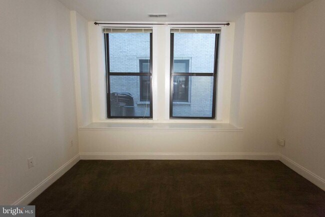 Building Photo - 1411 Walnut St