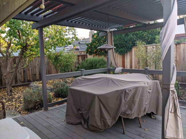 Building Photo - 3437 Gavota Ave