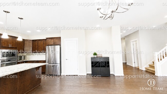 Building Photo - "Spacious 4-Bedroom Auburn Retreat with Scenic Views, Gleaming Hardwood Floors, and 3.5 Baths!"