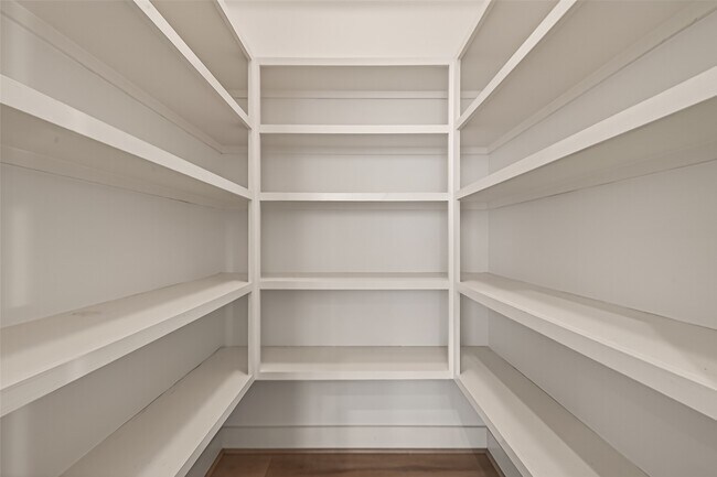 Building Photo - 6014 Fairdale Ln