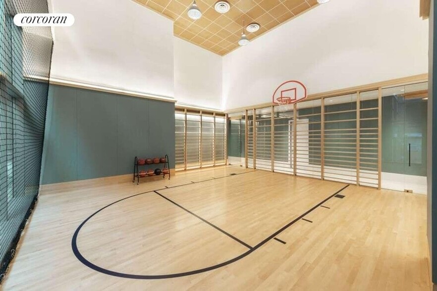 Building Photo - 45 E 22nd St