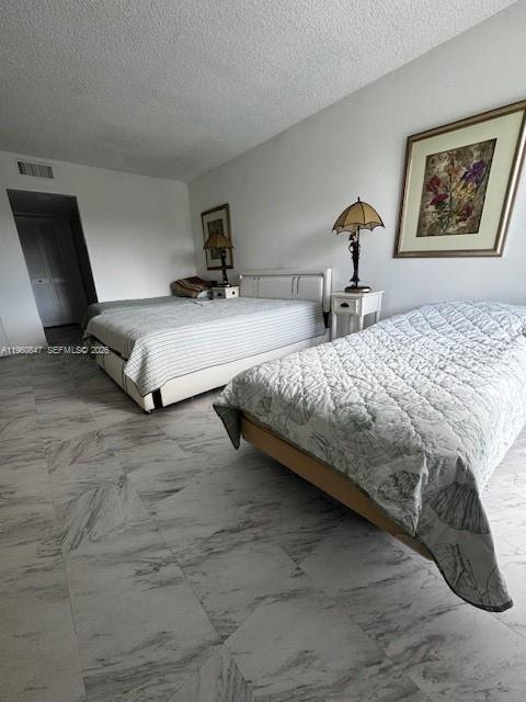 Building Photo - 100 Bayview Dr