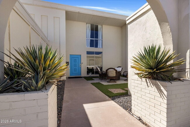 Building Photo - 8633 E Monterosa Ave