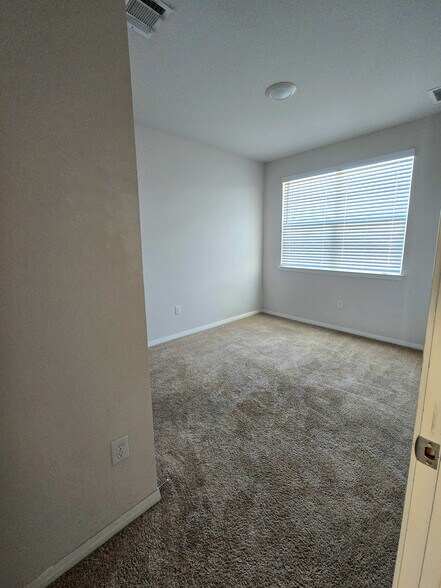 Building Photo - Room in House on Brody Ln