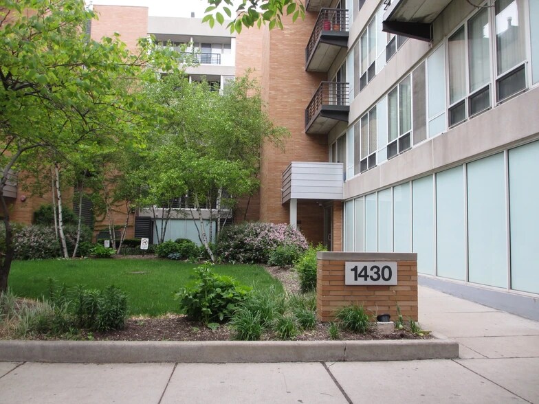 Primary Photo - 1430 S Michigan Ave
