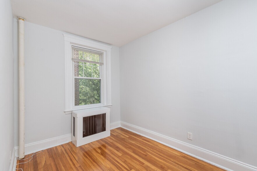 Building Photo - 286 Chestnut Hill Ave