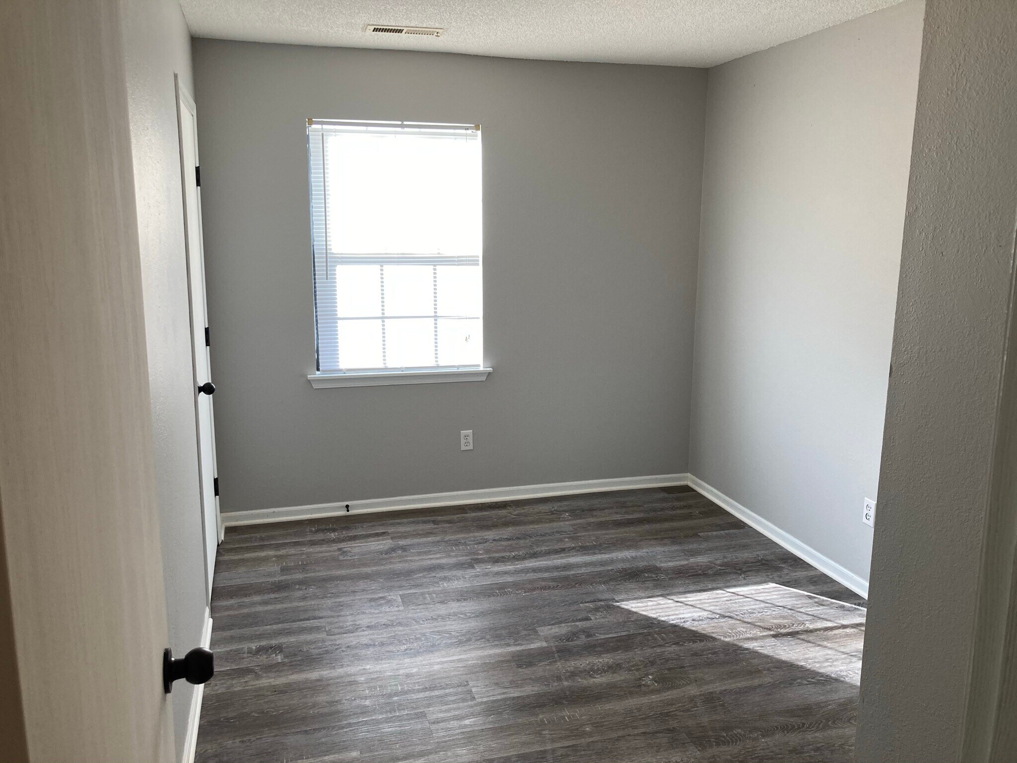 Building Photo - 2107 Highridge Dr