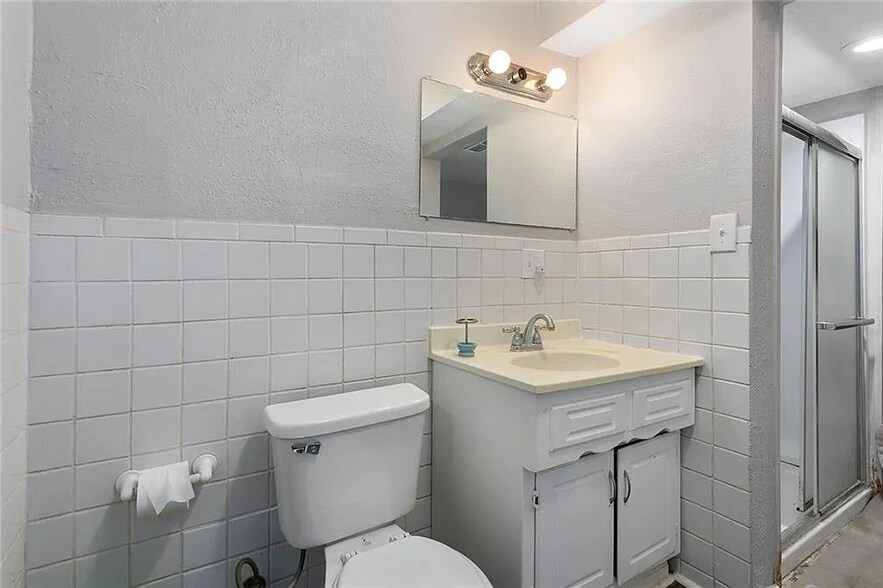 Bathroom 1 - 1825 N 47th St