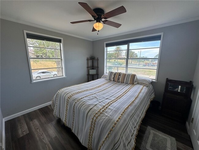 Building Photo - 810 S Sandpiper St