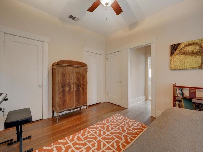 Building Photo - 601 Bellevue Pl