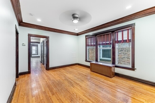 Building Photo - 4938 W Monroe St