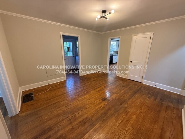 Building Photo - 1102 Ebenezer Ave Ext