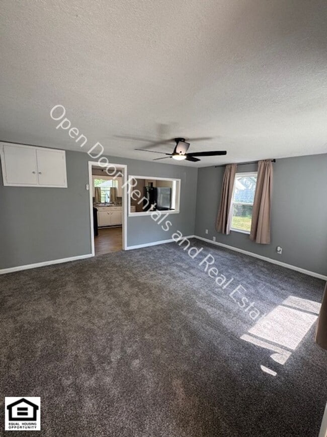 Building Photo - Newly remodeled 2 bedroom home!