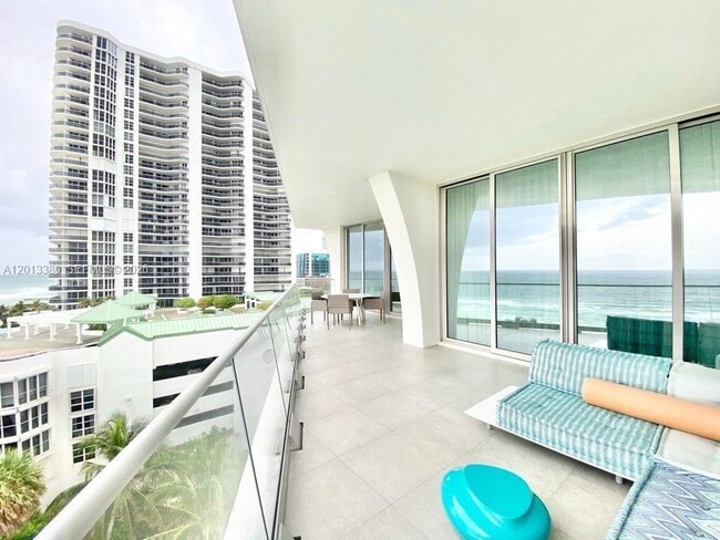 Building Photo - 16901 Collins Ave