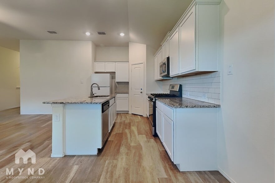 Building Photo - 9100 Zubia Ln