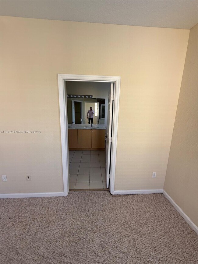 Building Photo - 1760 SW Via Rossa