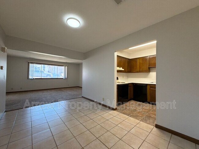 Building Photo - 3831 S 46th St