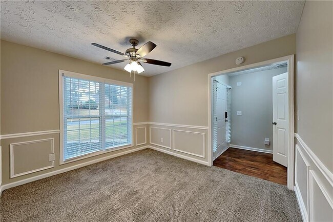 Building Photo - 405 Windsor Brook Ln SE